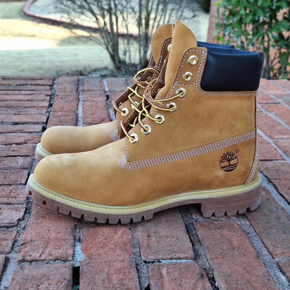 Timberland Premium Wheat Nubuck Boots (Mens Size 8.5 - Worn Once)